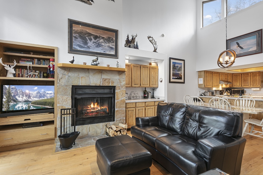 Aspenwood at Deer Valley Resort - Three Bedroom Condo with Hot Tub #1305 3 Condo
