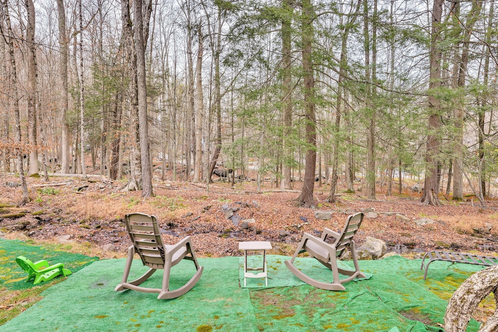 Family Friendly: Streamside Retreat in The Hideout