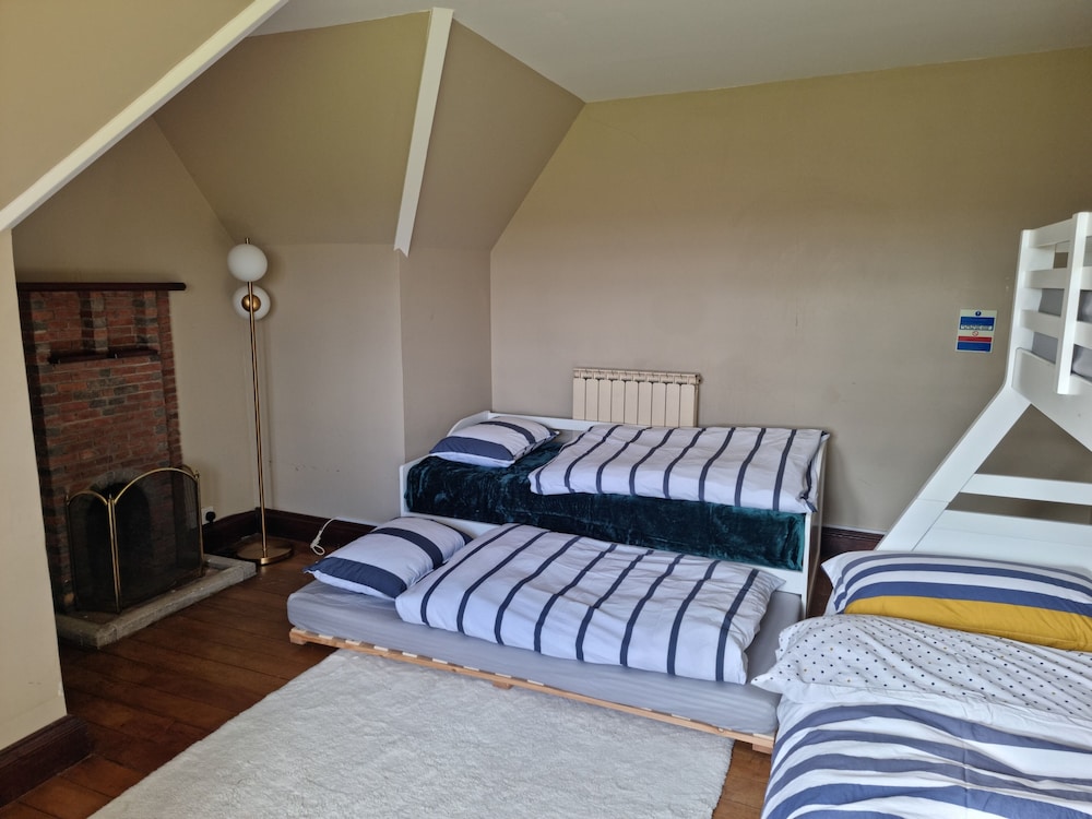 Cleeve House view 5