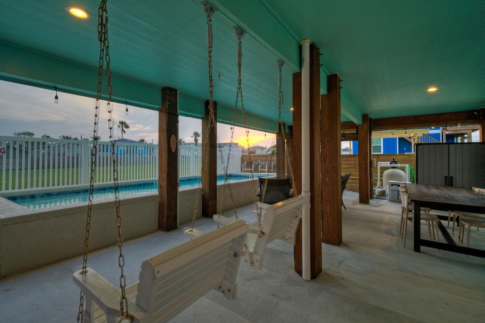 Tequila Tides by Avantstay Free Golf Cart Pool