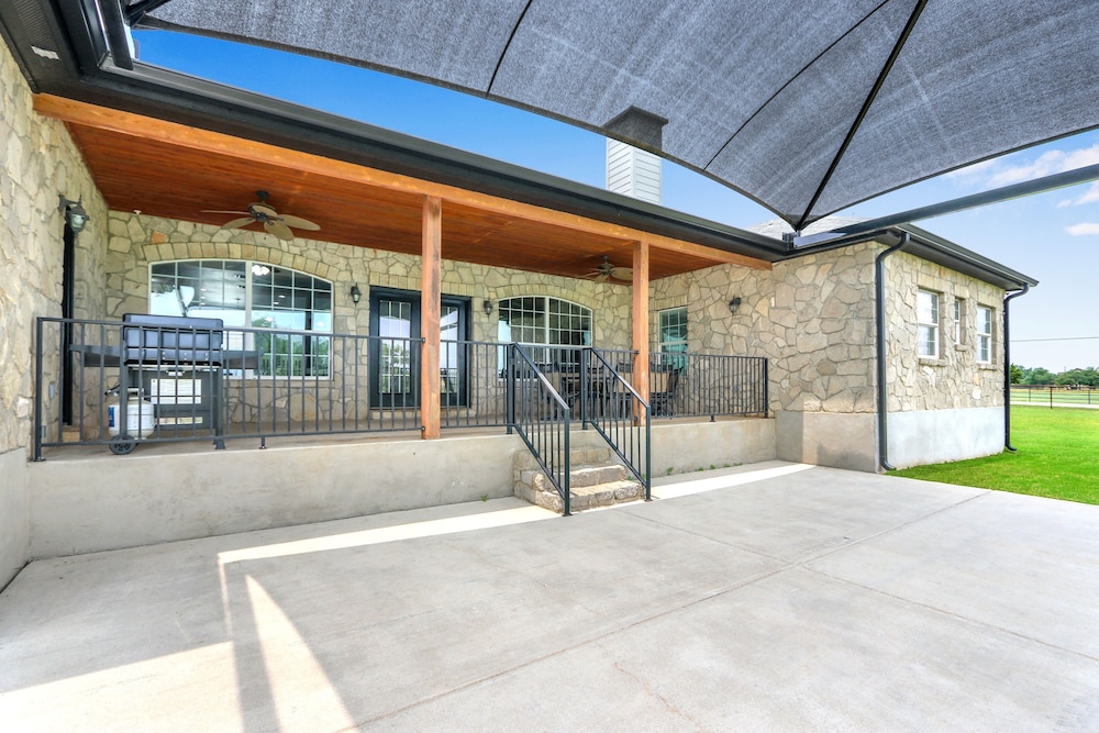 6A Ranch Luxury Meets Country!