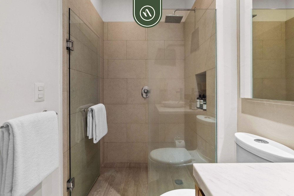 Amazing 1 BR Condo in Romantic Zone - Rooftop Pool