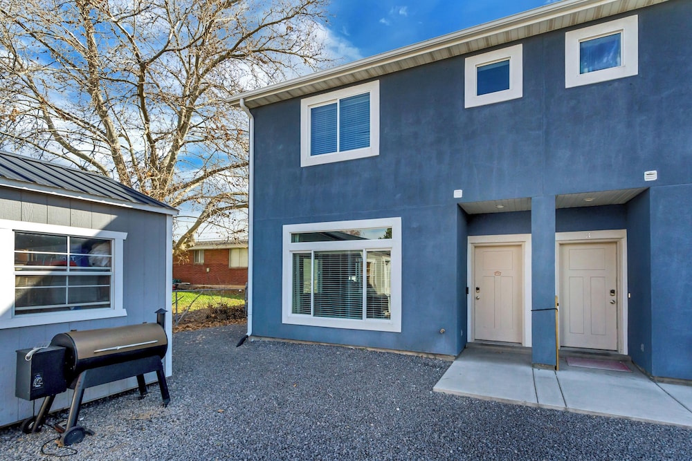 Hill Field Stays by Cloud Dream Homes