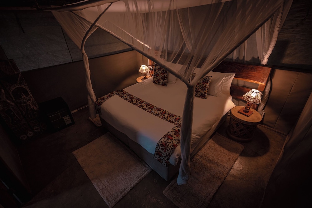 Mozhi Bushcamp