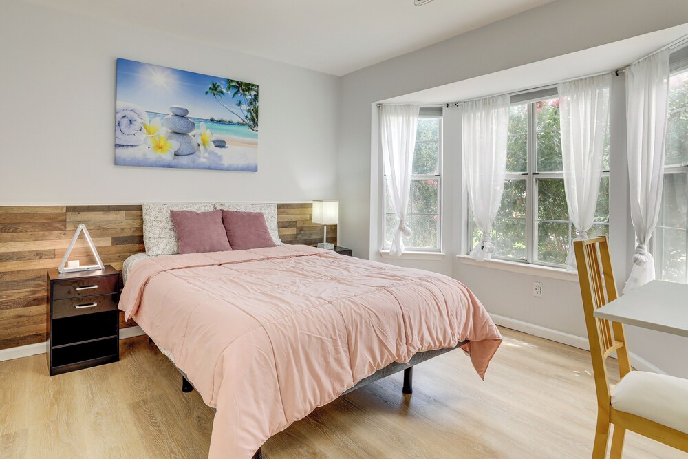 Fenced Yard & Pool Access: Lawrenceville Retreat!