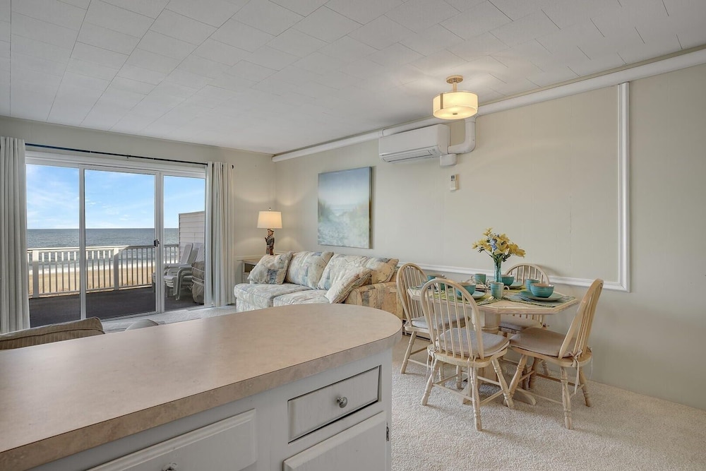 Beachcrest 17 1 Bedroom Condo by RedAwning view 5