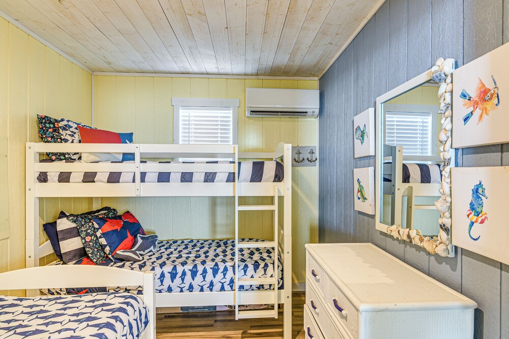 Beachfront Cottage w/ Boardwalk in Freeport