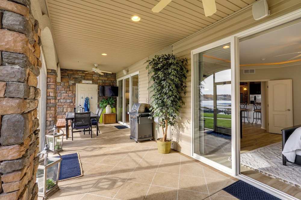 Boat Slip + Pool Access: Osage Beach Retreat