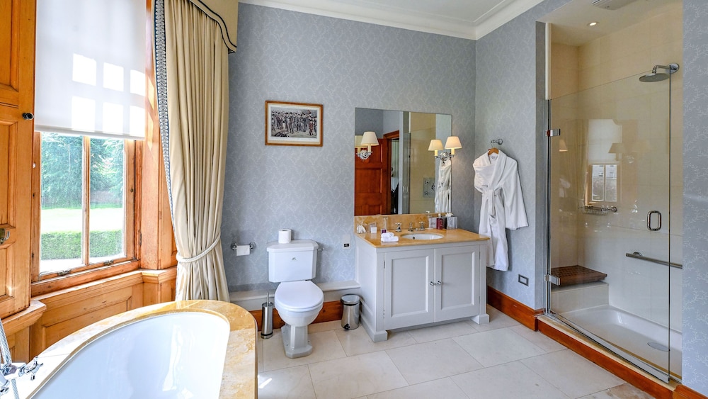 Newmarket Vacations - The Jockey Club Rooms - Property Image 9