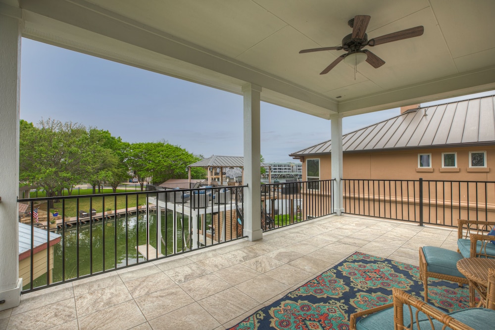 Stunning Luxury Home on Lake Lbj! - Property Image 10