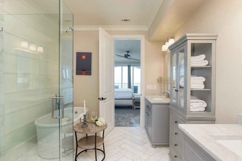 Sleeps 48, 2 Homes w/ Private Beach Access Bradley Circle Buyout by Avantstay
