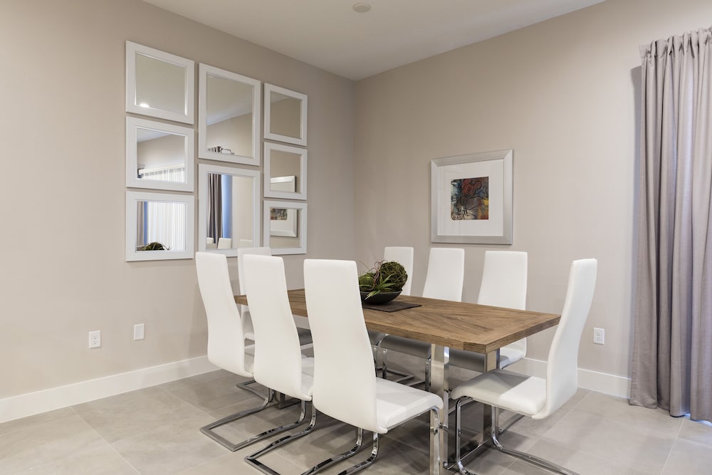 Summerville Vacation Homes by Columbia Management