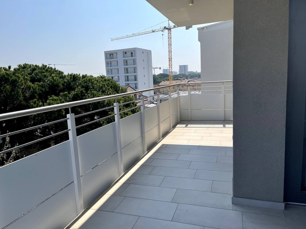 Luxury Attic 140mq In Jesolo With Private Parking view 4