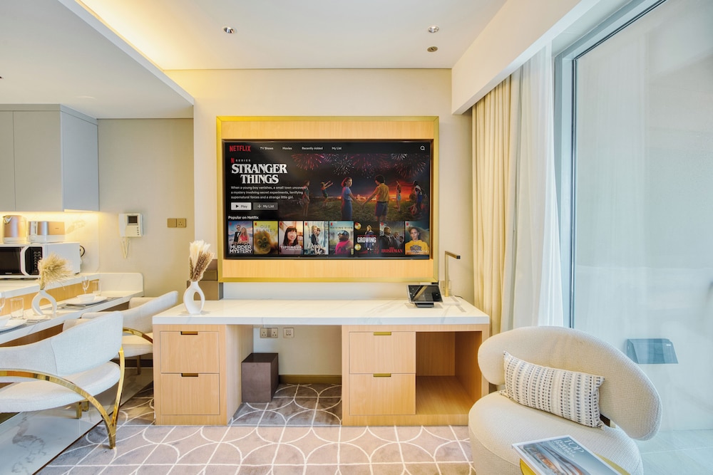 PVH - Studio - Emaar Fashion Avenue