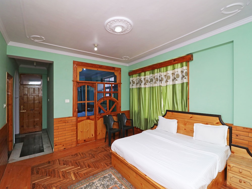 OYO 13743 Home Modern 2BHK Near Mall Road