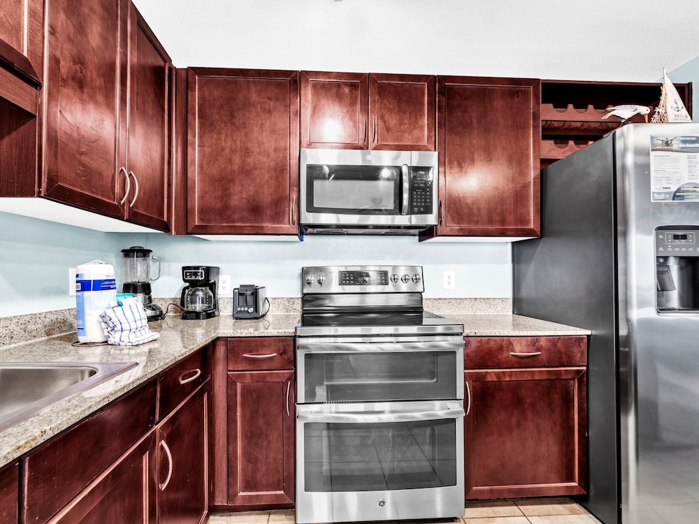 Laketown Wharf 331