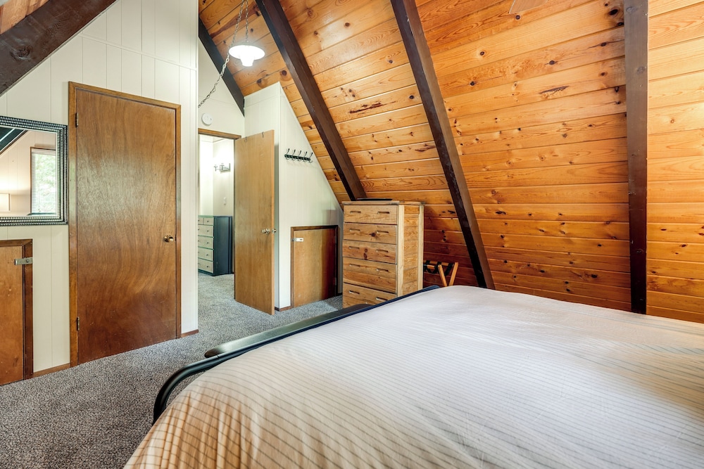 Sleek Blue Lake Springs Retreat w/ Deck & Yard!
