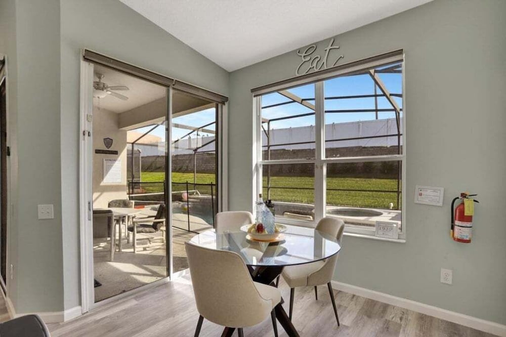 Luxury Windsor Palms Villa W/ Pool Near Disney! 4 Bedroom Villa