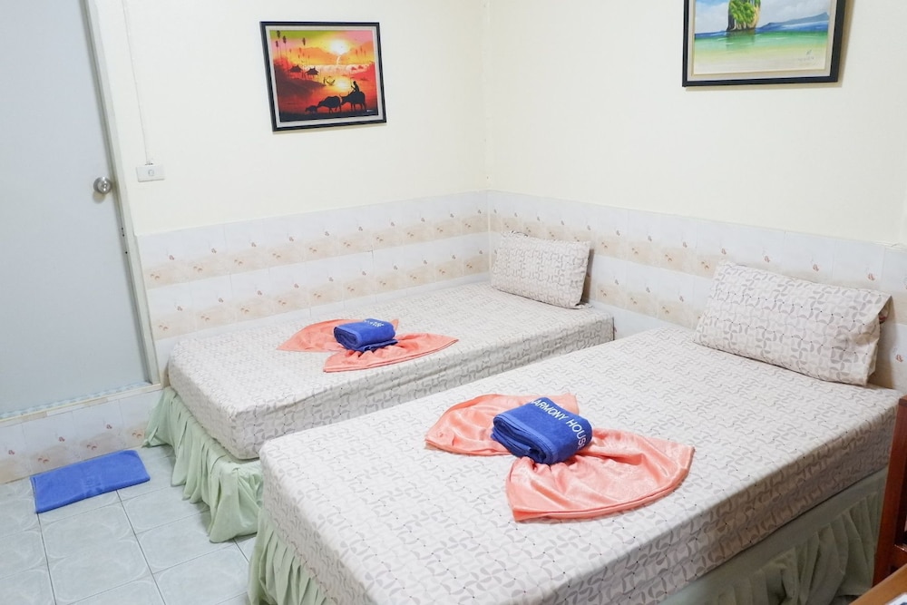 Harmony House - Hostel