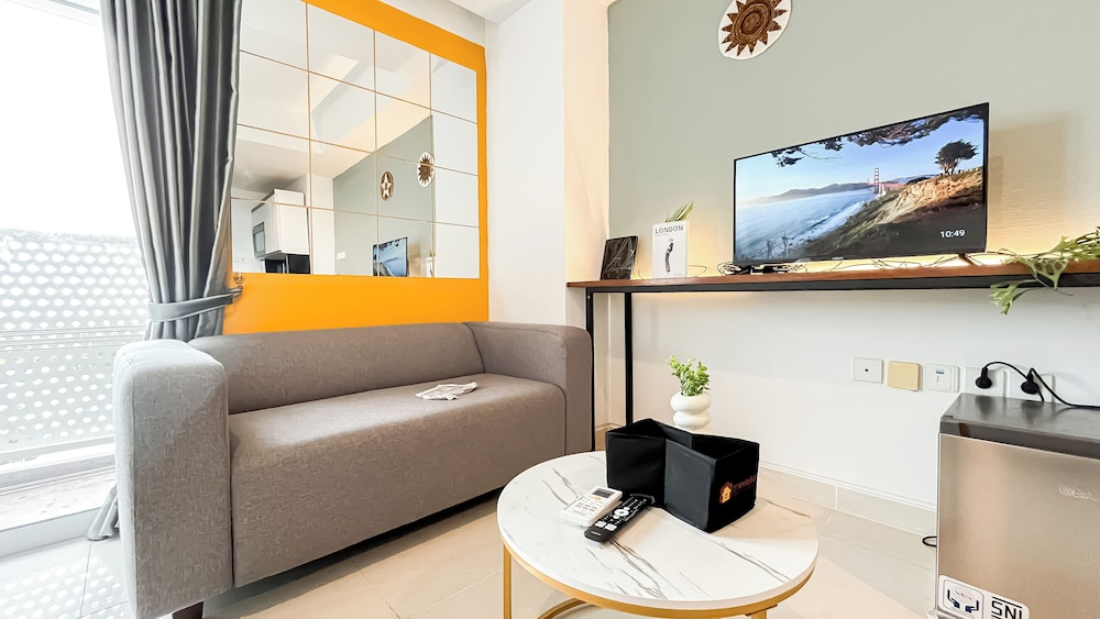 Modern And Tidy Studio Room At West Vista Apartment