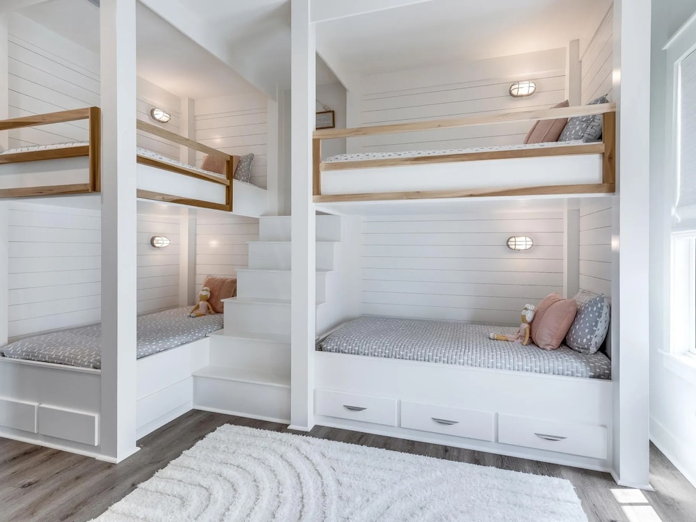 Honeybee by Southern Vacation Rentals
