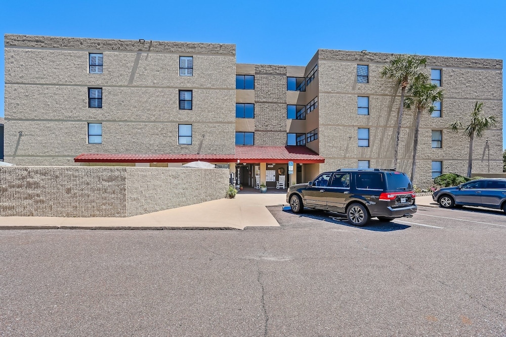 Ketch Courtyard 302 2 Bedroom Condo