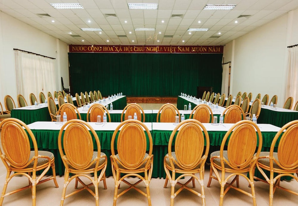 Lăng Cô Beach Resort