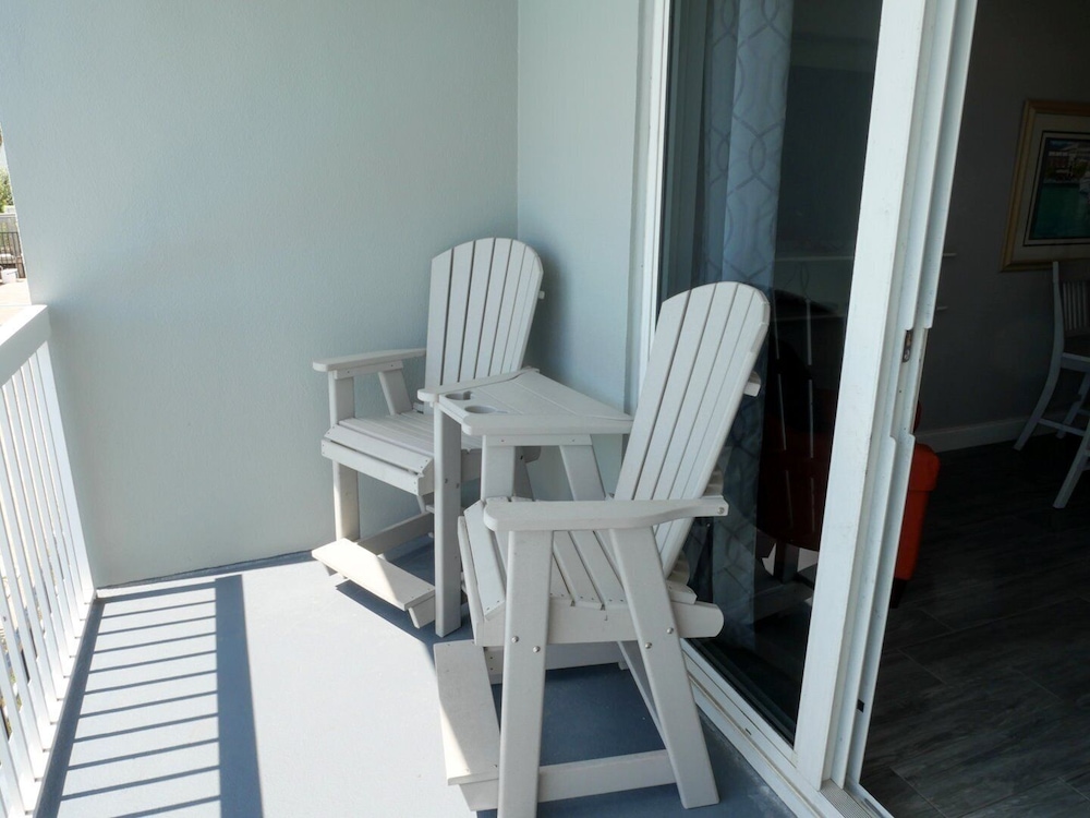 Pelican Beach 0108 1 Bedroom Condo by Pelican Beach Management