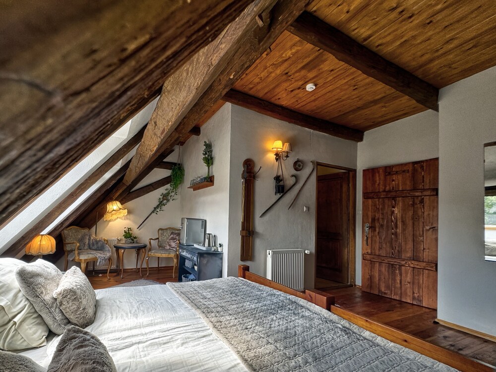 The Oak Lodge