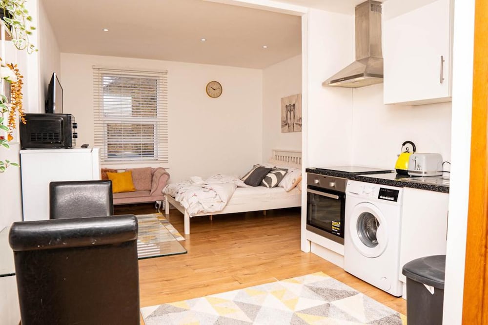 Luxury Studio Flat in London