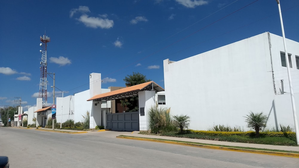 Redwood Villas Extended Stay Zona Industrial