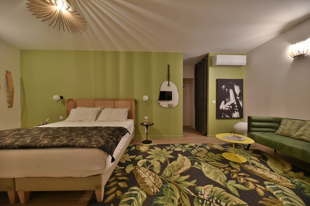 hotel room