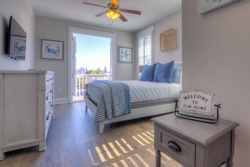 Coconut Cove by Avantstay Deck w/ Hot Tub, Access to 2 Pools