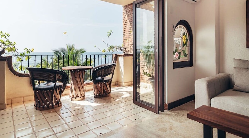 Ocean View 1Br Condo-balcony-beach-pool - 502