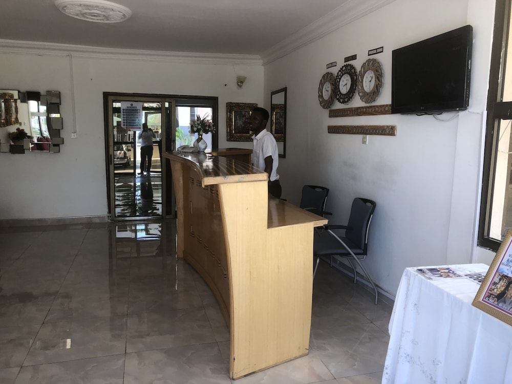 Animens Hotel Takoradi view 3