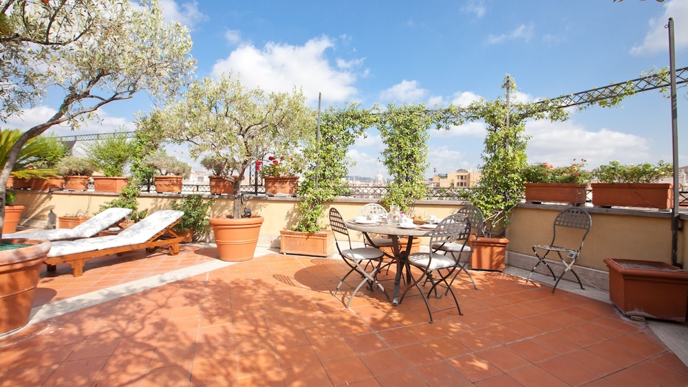 Rental in Rome Trevi Luxury Penthouse