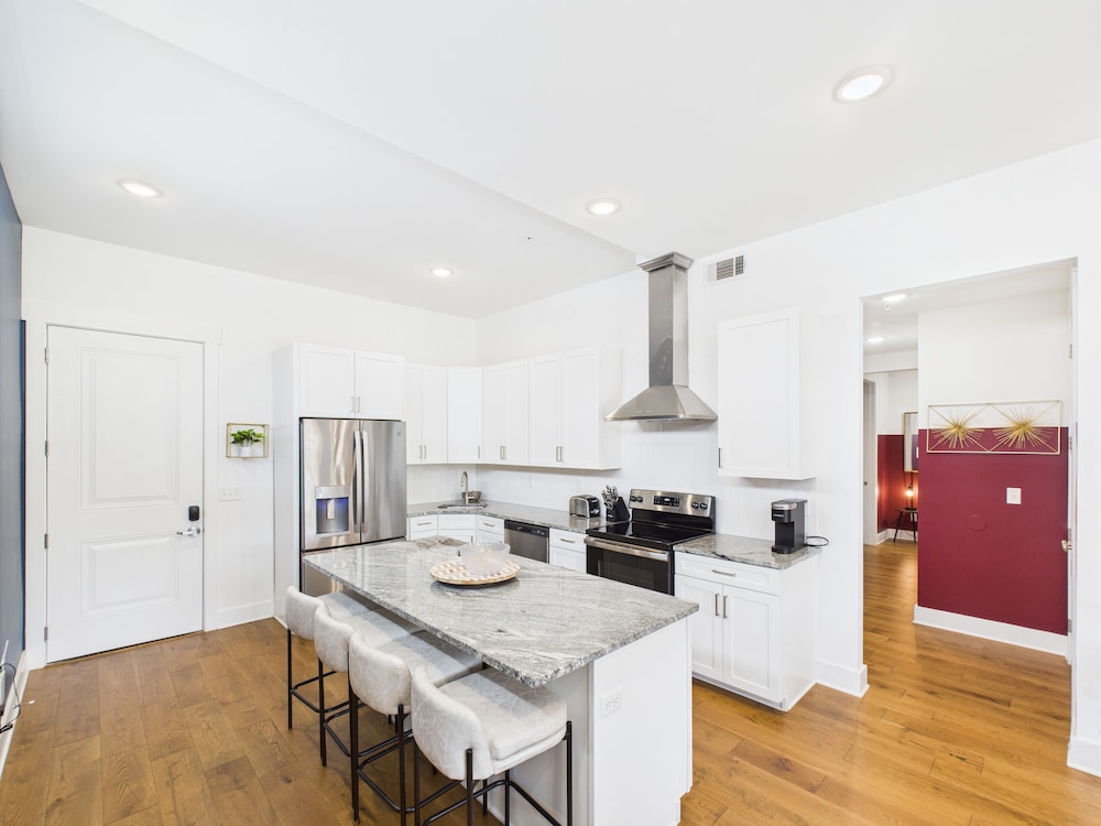 Gallatin Retreat-private Balcony-in East Nashville