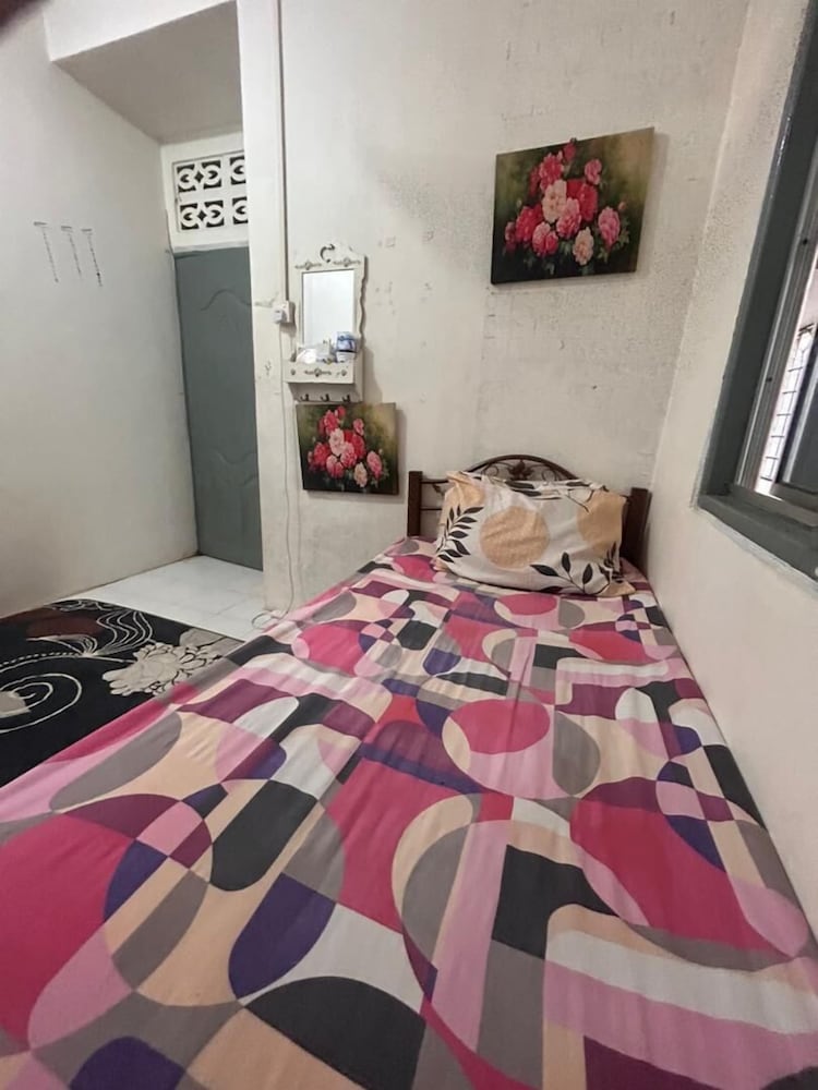 HUDA HOMESTAY BANDAR TANAH MERAH photo 7