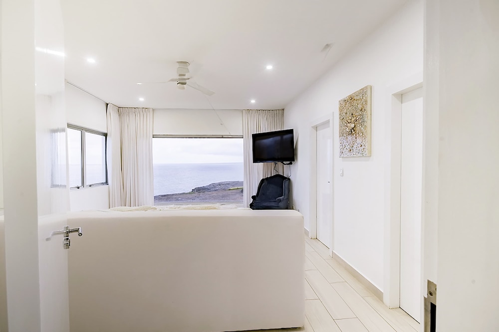 Lilypad Luxurious Cliffside Villa With Stunning Sea Views