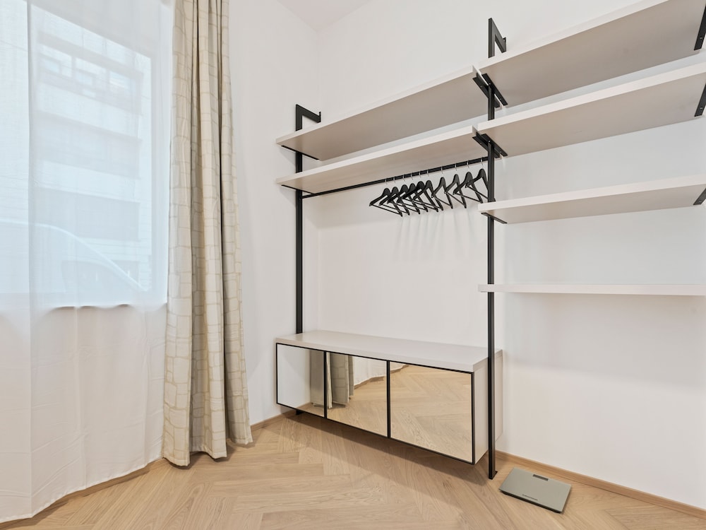 Living No. 5 by GT7 Hospitality