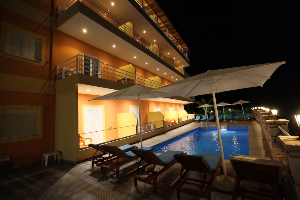 Karos Hotel Llaman