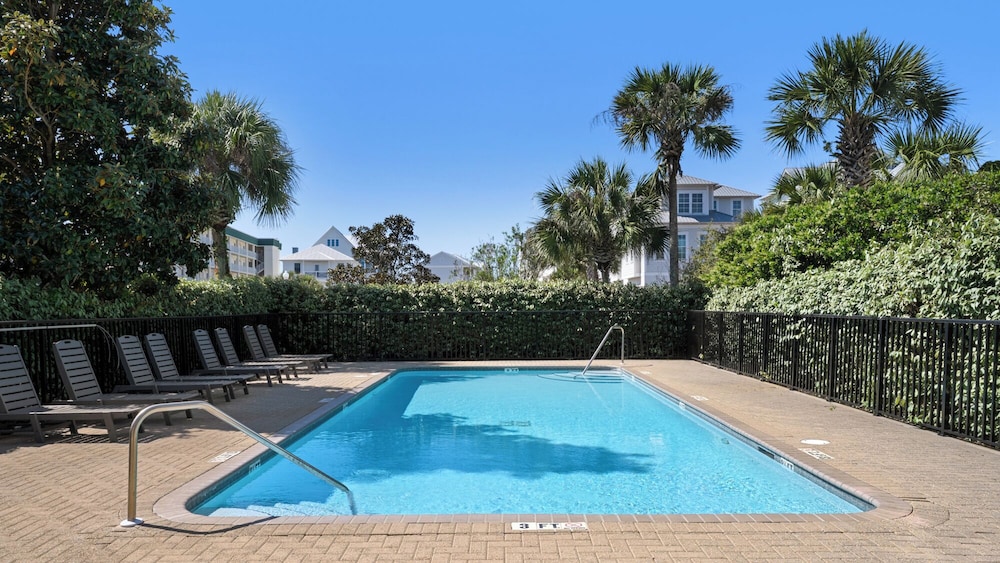 5BR Sleeps 14 in Seagrove Beach, Golf Cart, 6 Bikes, Pool + Free Attractions!