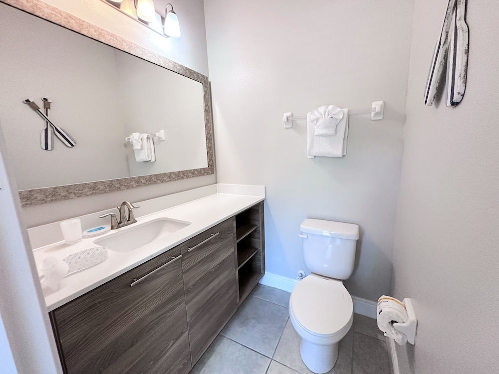 Balmoral Resort-195al 3 Bedroom Home by RedAwning view 2