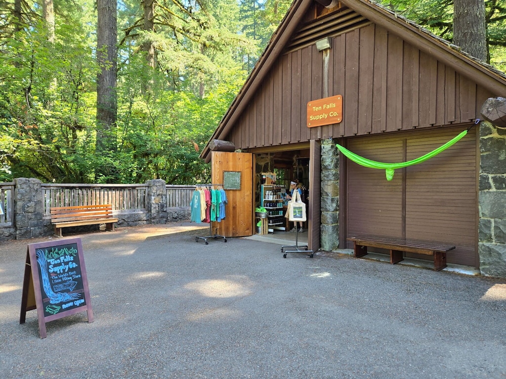 Smith Creek Village