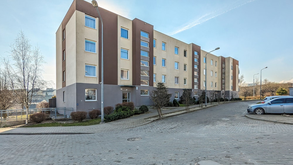 Apartment With Garden by Renters view 3