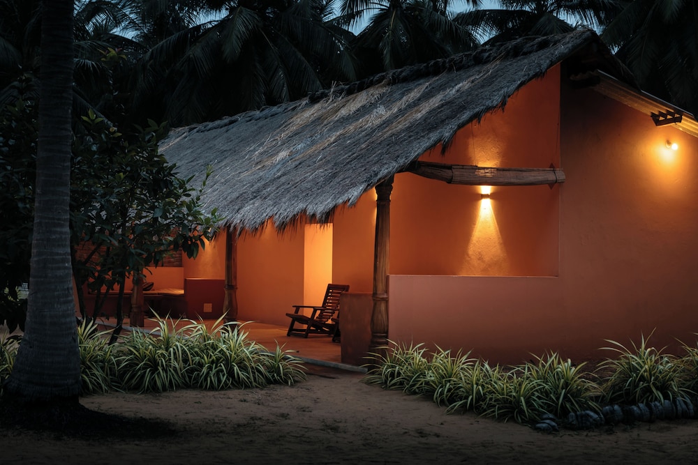 Roshanne Beach Resort