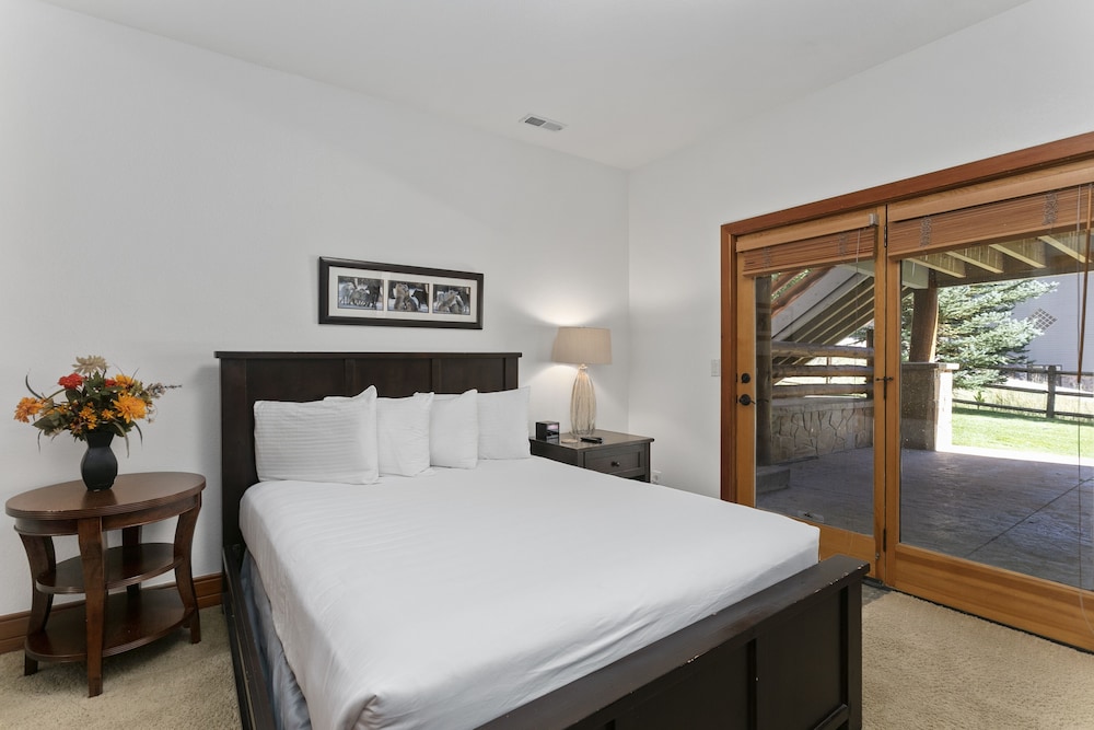 Solamere Drive Home at Deer Valley Resort - 6 Bedroom Home with Hot Tub #3220 6 Home