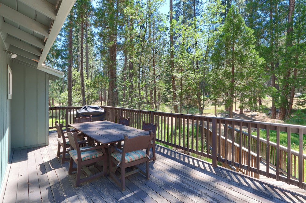 The Redwoods Cabin
