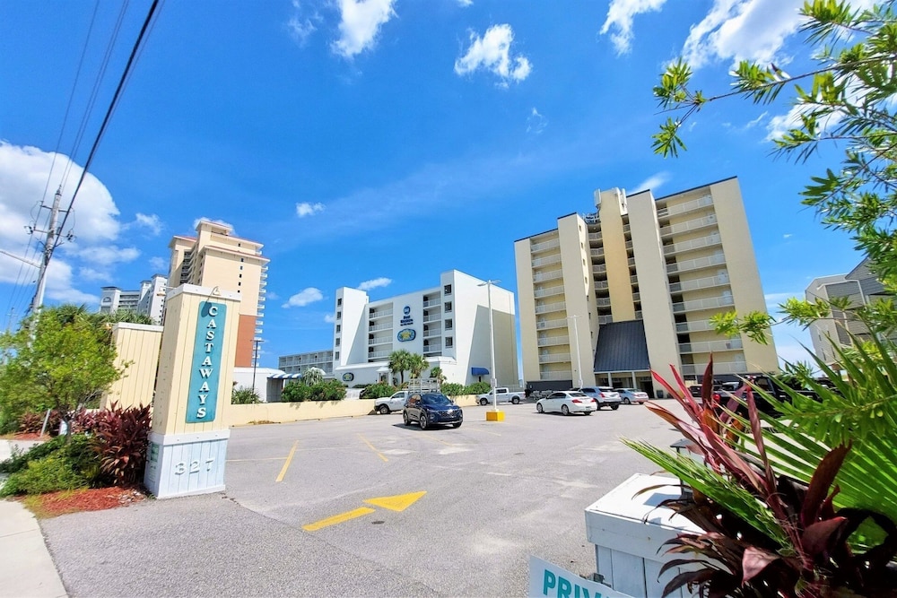 Castaways 9c 2 Bedroom Condo by RedAwning