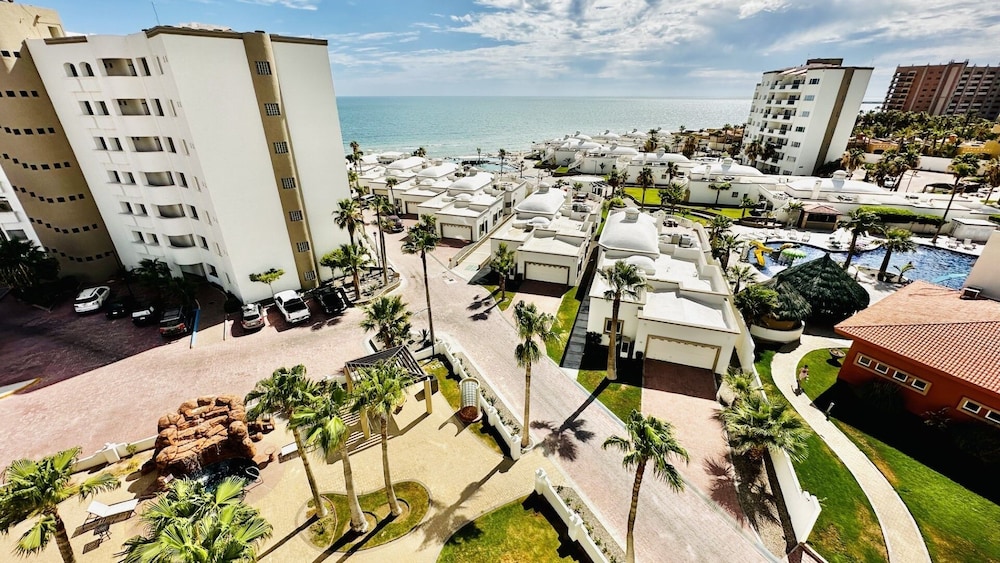 Beautiful 1Â½ Bedroom Condo on the Sea of Cortez at Las Palmas Resort D-603A 2 Condo by RedAwning view 4